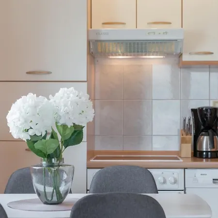 The Old Town View Apartment, 5 Min Walk, Parking Lägenhet