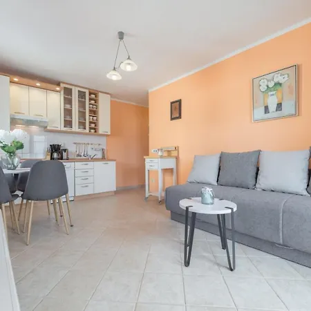 The Old Town View Apartment, 5 Min Walk, Parking *