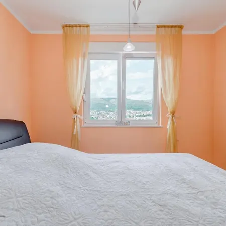 The Old Town View Apartment, 5 Min Walk, Parking Lägenhet Trogir