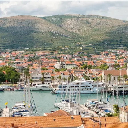 The Old Town View Apartment, 5 Min Walk, Parking * Trogir