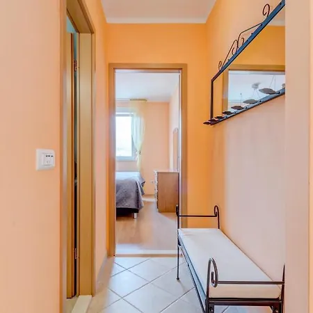 The Old Town View Apartment, 5 Min Walk, Parking *