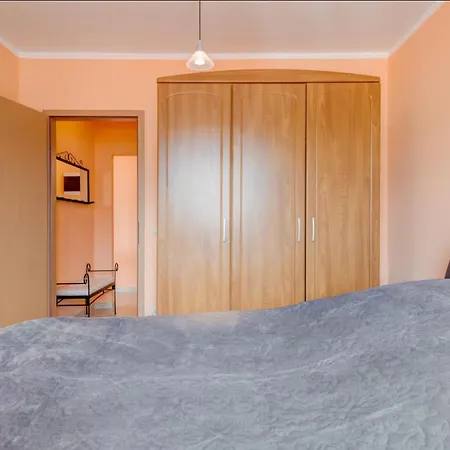 The Old Town View Apartment, 5 Min Walk, Parking