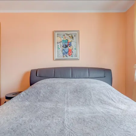 The Old Town View Apartment, 5 Min Walk, Parking *