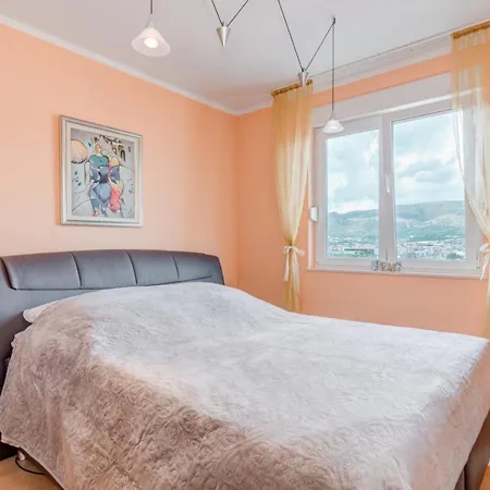 The Old Town View Apartment, 5 Min Walk, Parking トロギール