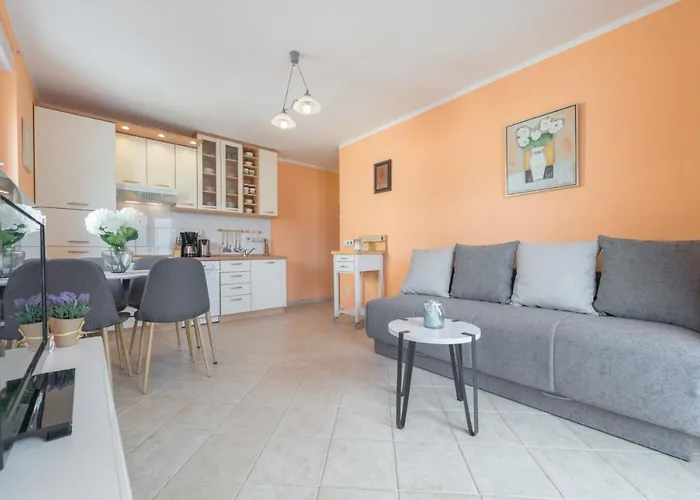 The Old Town View Apartment, 5 Min Walk, Parking *