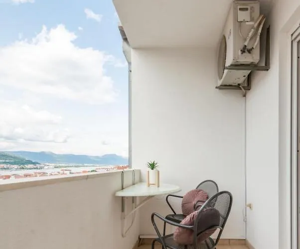 The Old Town View Apartment, 5 Min Walk, Parking