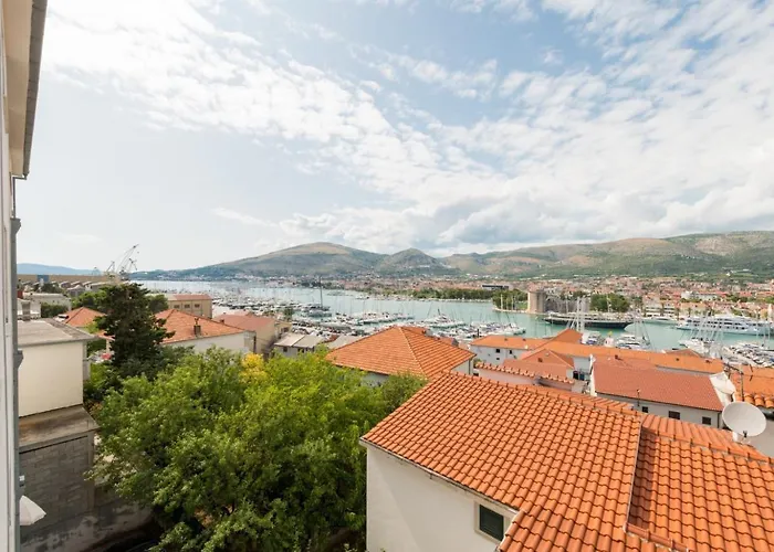 Apartament The Old Town View Apartment, 5 Min Walk, Parking Trogir