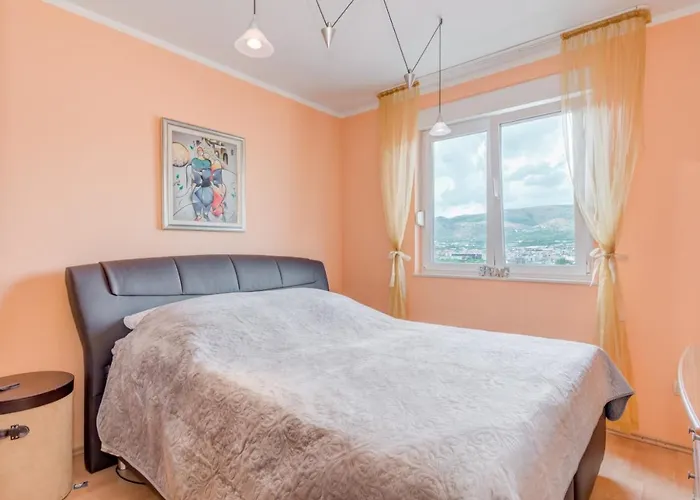 The Old Town View Apartment, 5 Min Walk, Parking トロギール